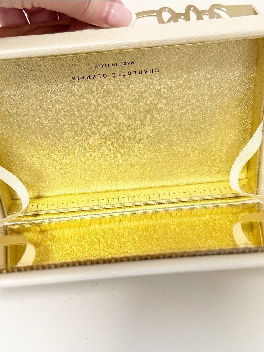 CHARLOTTE OLYMPIA
Love Vanina Leather Clutch Box In Off White - Picture 7 of 13